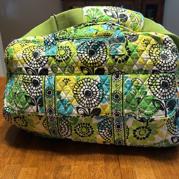 NWOT Very large Vera Bradley Travel travel bag - Picture 2 of 10